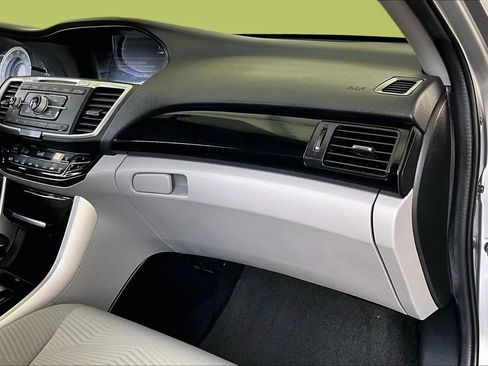 Used 2016 Honda Accord LX image 23