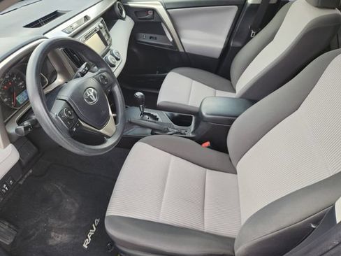 Used 2015 Toyota RAV4 LE FWD image 9