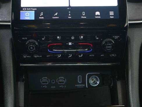 Used 2022 Jeep Grand Cherokee Limited 4xe w/ Luxury Tech Group II AWD/4WD image 16