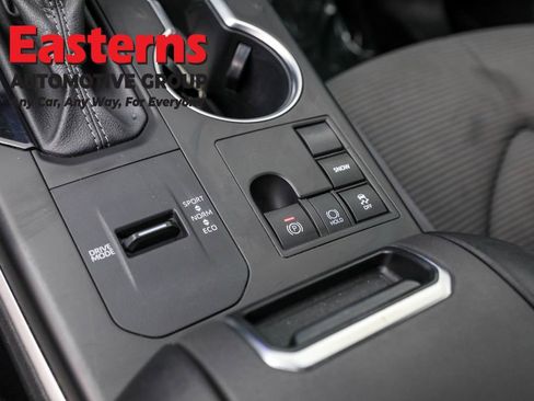 Used 2023 Toyota Highlander LE image 20