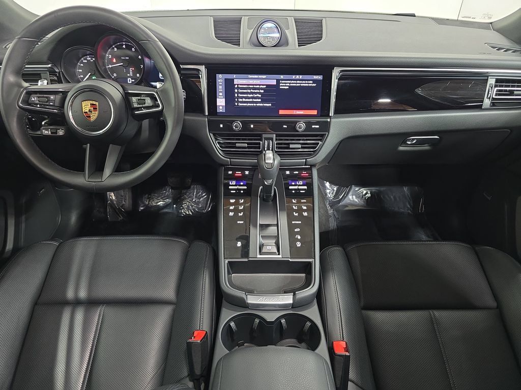 Certified 2026 Porsche Macan AWD/4WD image 13
