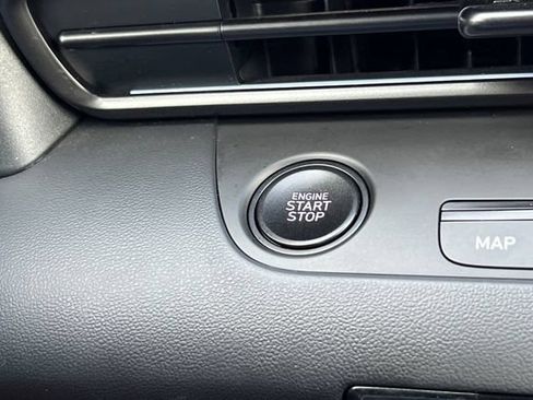 Certified 2025 Hyundai Elantra SEL FWD image 27