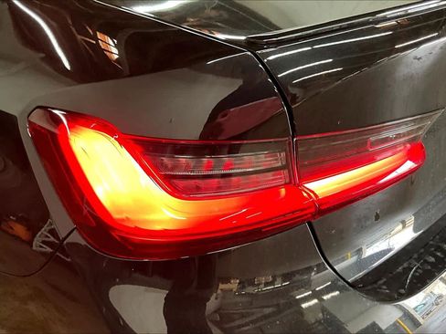 Used 2025 BMW M340i w/ Premium Package image 32