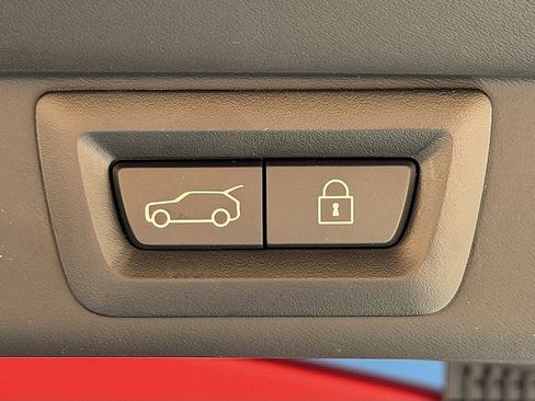 Used 2024 Rolls-Royce Cullinan image 27