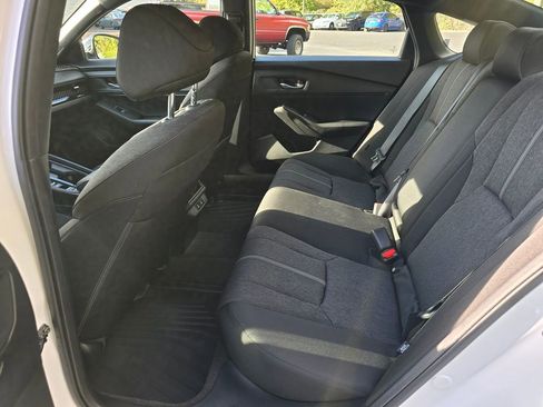 Used 2025 Honda Accord Sport image 9