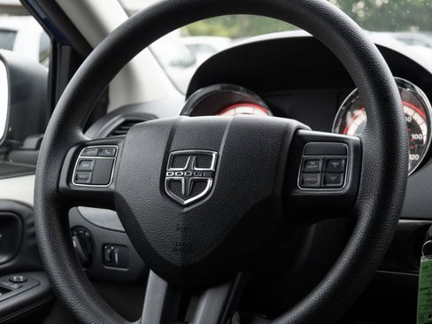 Used 2018 Dodge Grand Caravan SE w/ UConnect Hands-Free Group FWD image 35