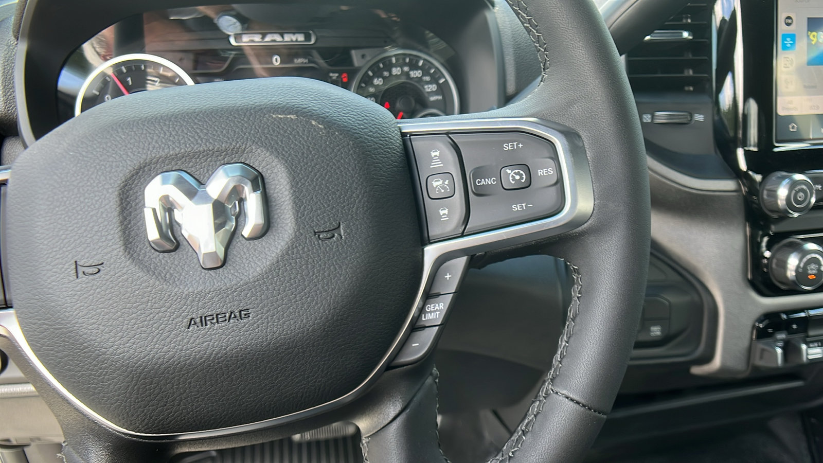 New 2025 RAM 3500 Tradesman AWD/4WD image 21