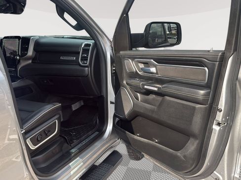 Used 2020 RAM 1500 Laramie AWD/4WD image 16