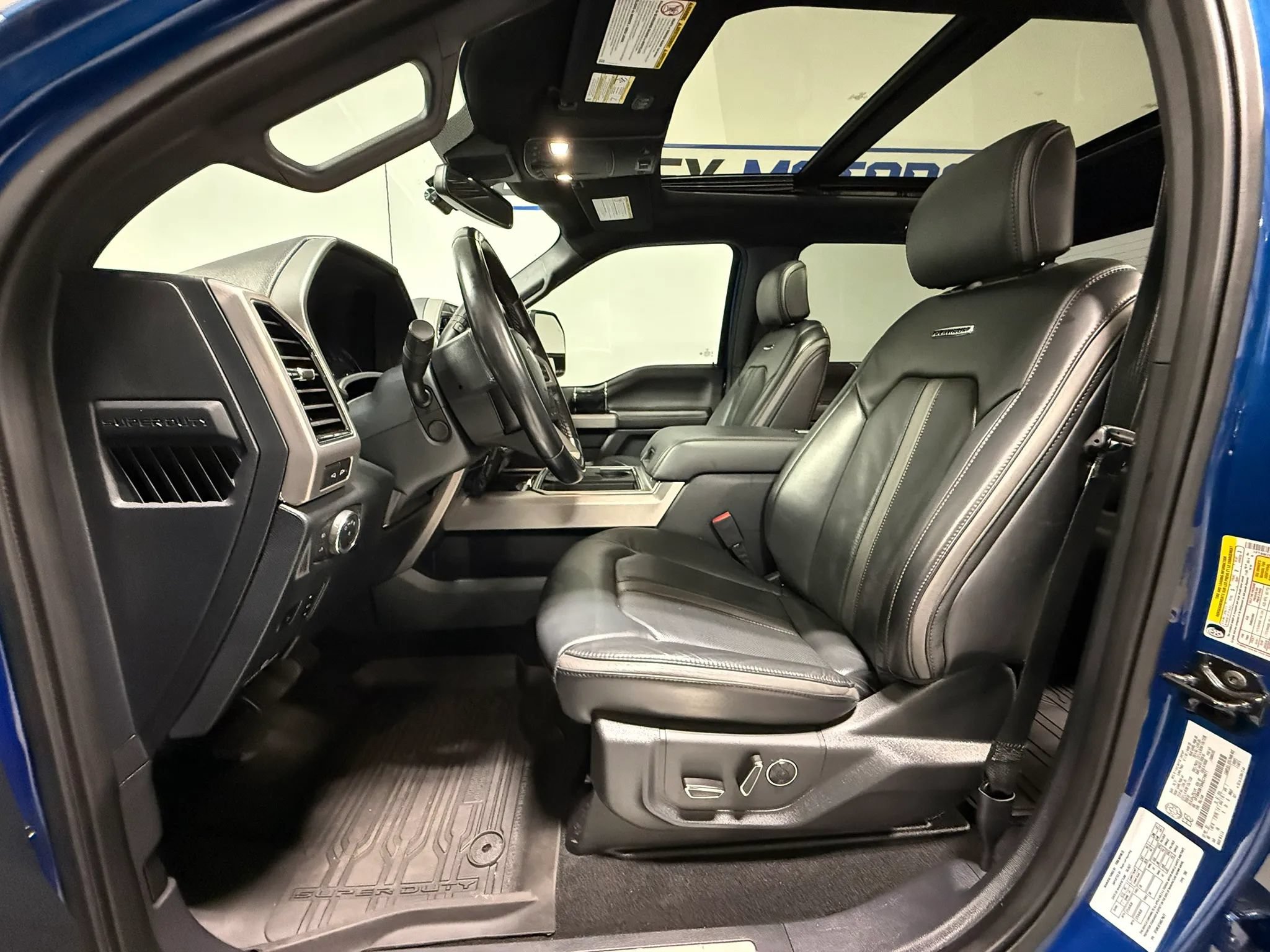 Used 2022 Ford F250 Platinum w/ FX4 Off-Road Package AWD/4WD image 15