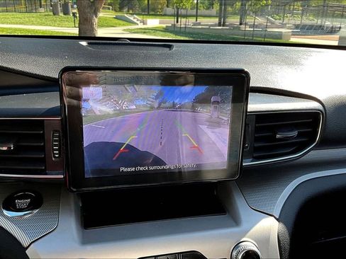 Used 2024 Ford Explorer XLT w/ Equipment Group 202A AWD/4WD image 15