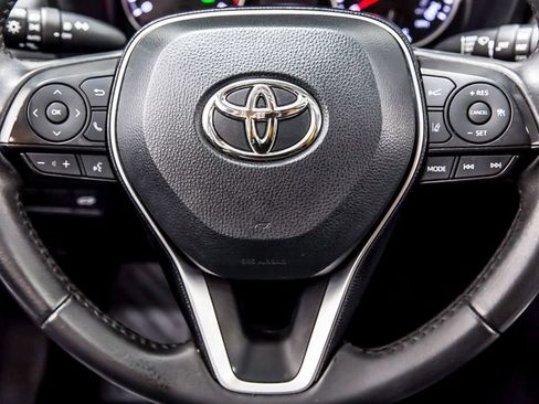 Used 2020 Toyota RAV4 XLE Premium image 26