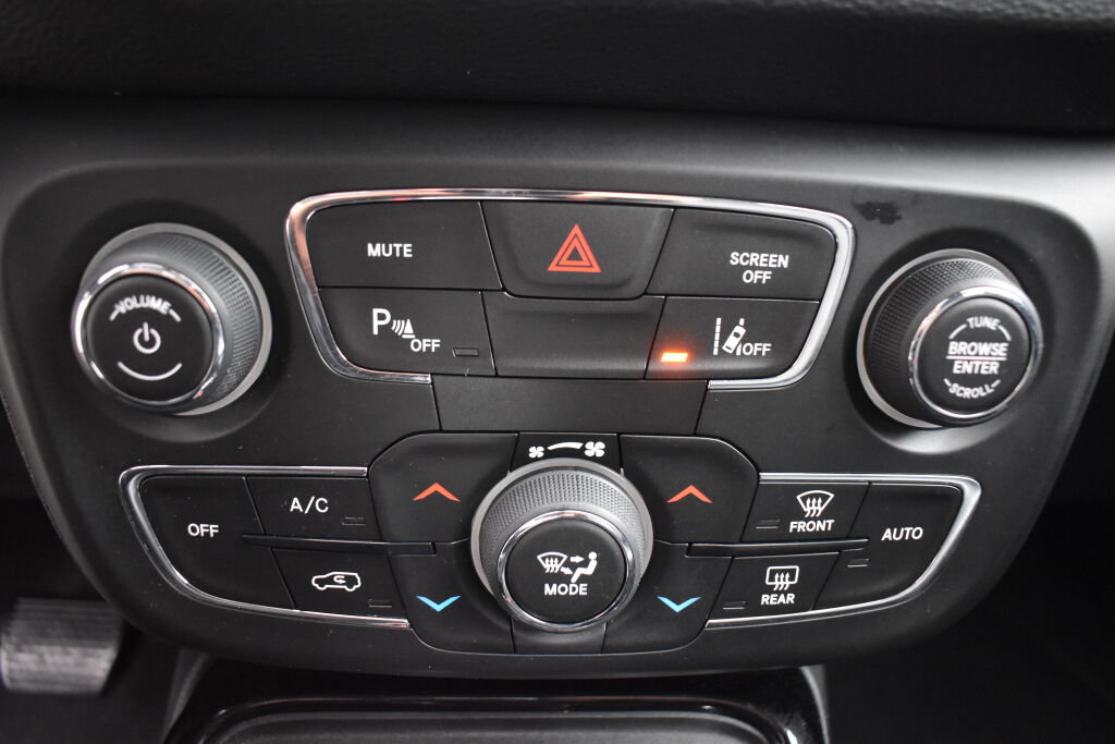 Used 2021 Jeep Compass Limited w/ Sun and Sound Group AWD/4WD image 12