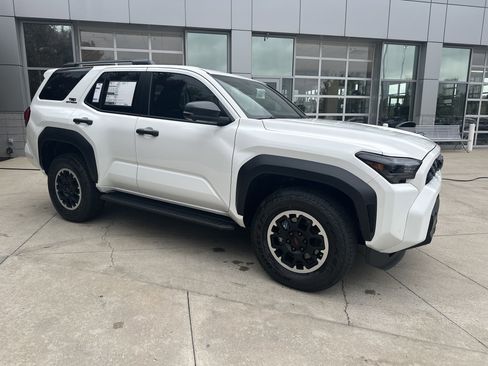 New 2026 Toyota 4Runner TRD Off-Road Premium AWD/4WD image 2