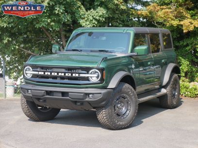New 2025 Ford Bronco Outer Banks w/ Sasquatch Package