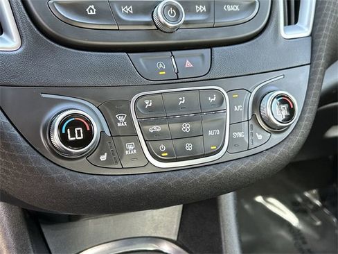 Used 2025 Chevrolet Malibu LT image 26