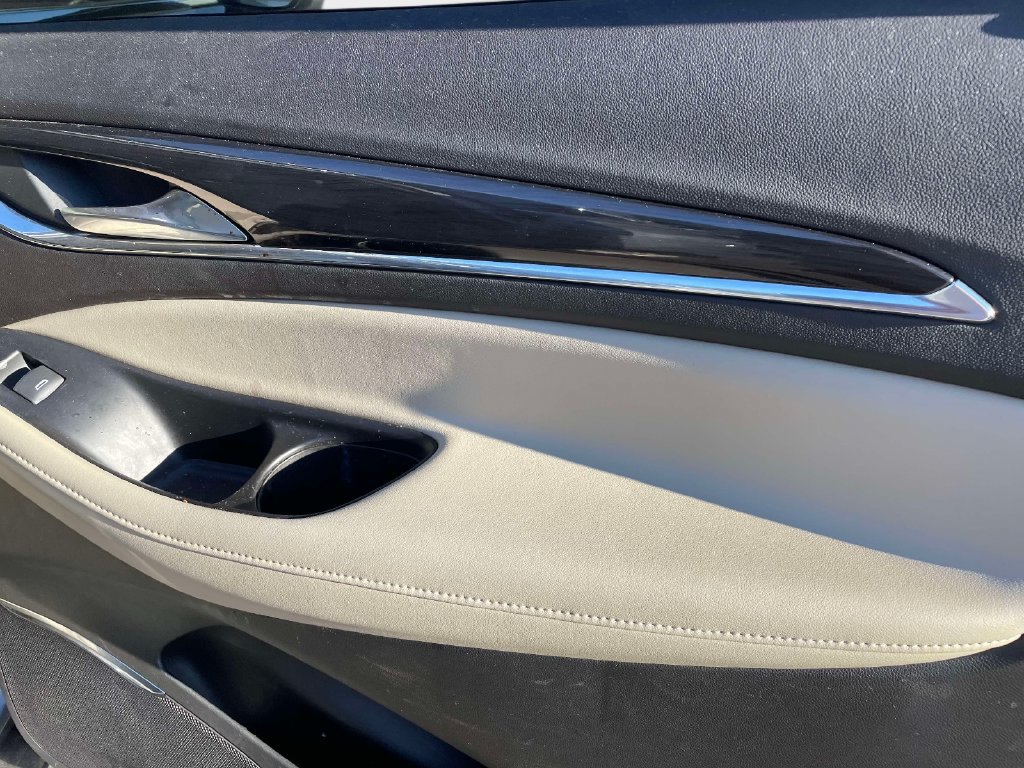Used 2021 Buick Enclave Essence FWD image 11