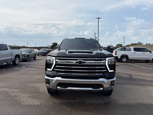 Used 2024 Chevrolet Silverado 2500 LTZ w/ LTZ Plus Package AWD/4WD image 2