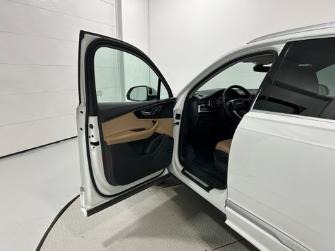 Used 2020 Audi Q7 3.0T Premium Plus AWD/4WD image 22