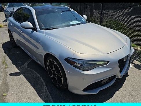 Used 2022 Alfa Romeo Giulia Ti AWD/4WD image 1