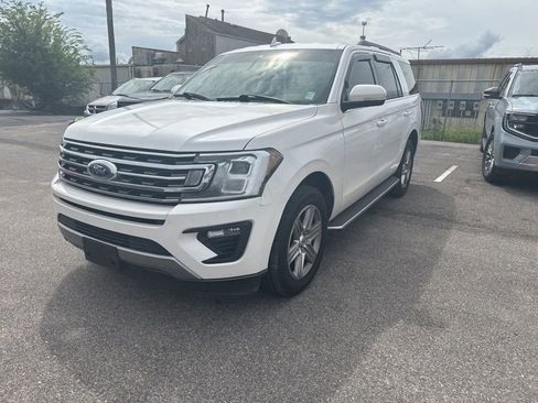 Used 2019 Ford Expedition XLT w/ Equipment Group 202A RWD image 6