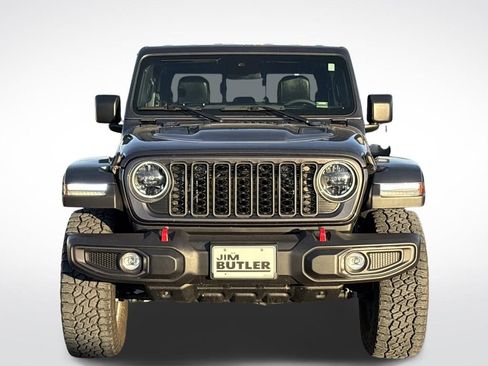 Used 2025 Jeep Gladiator Rubicon w/ Convenience Group image 11