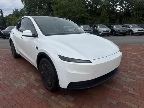 Used 2026 Tesla Model Y 2WD image 19