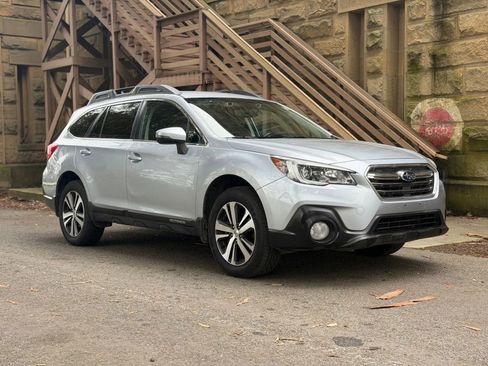 Used 2019 Subaru Outback 2.5i Limited w/ Popular Package #2 image 2