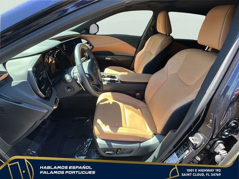 Used 2025 Lexus RX 350 Premium w/ Accessory Package (Z1) FWD image 12
