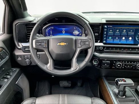 Used 2024 Chevrolet Silverado 1500 High Country w/ Technology Package image 8