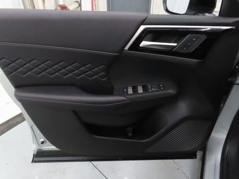 New 2025 Mitsubishi Outlander SEL Black Edition image 9