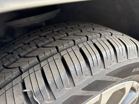 Used 2022 GMC Acadia Denali w/ Denali Ultimate Package image 12