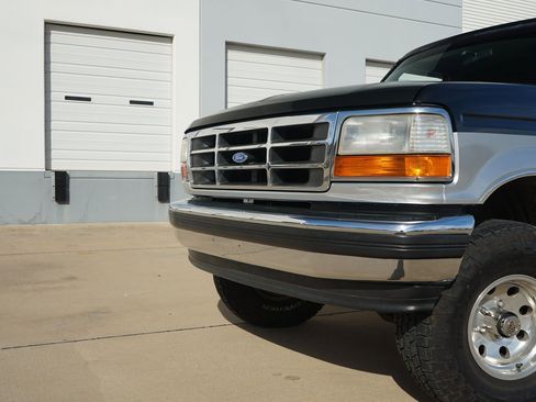 Used 1995 Ford Bronco XLT image 26