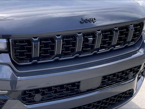 Used 2026 Jeep Grand Cherokee Limited AWD/4WD image 29