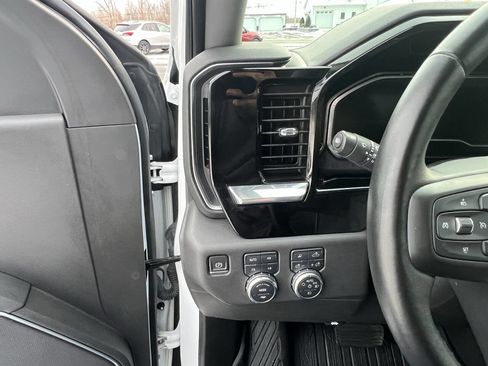 Used 2023 GMC Sierra 1500 SLT w/ SLT Premium Package image 18