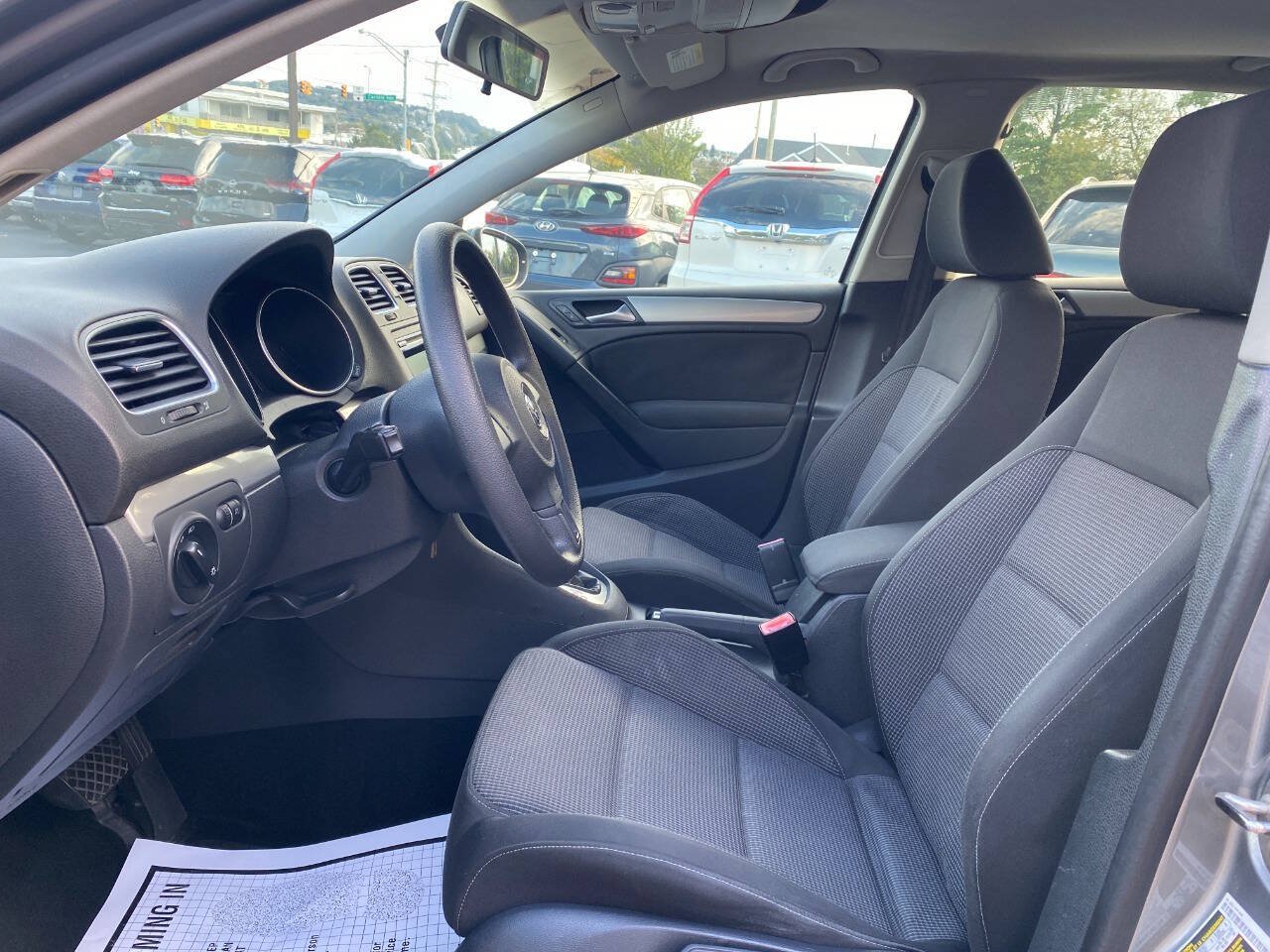 Used 2013 Volkswagen Golf 4-Door FWD image 9