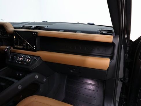 Used 2023 Land Rover Defender 90 V8 image 73