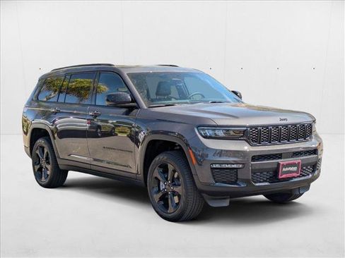 New 2025 Jeep Grand Cherokee L Limited w/ Black Appearance Package image 7