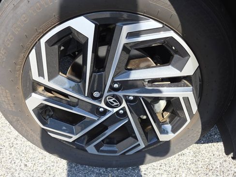 Used 2025 Hyundai Tucson Limited image 17