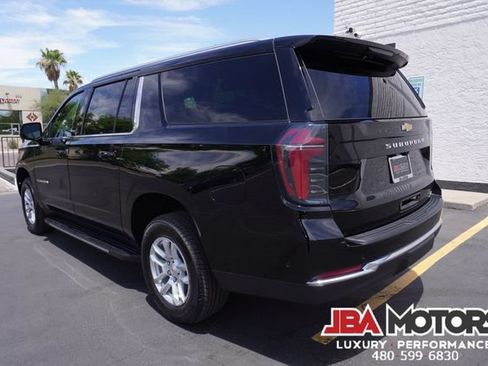 Used 2025 Chevrolet Suburban LT RWD image 4