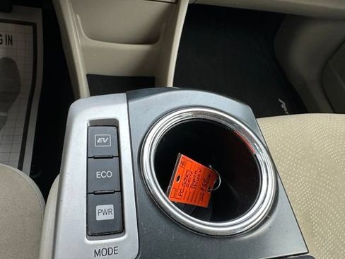 Used 2014 Toyota Prius V Three FWD image 24