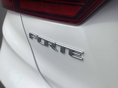 Used 2024 Kia Forte GT-Line FWD image 6