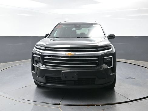 Used 2024 Chevrolet Traverse LT FWD image 7