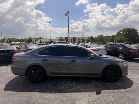 Used 2014 Volkswagen Passat 1.8T Wolfsburg Edition image 3