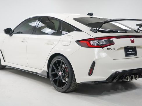 Used 2025 Honda Civic Type R image 3