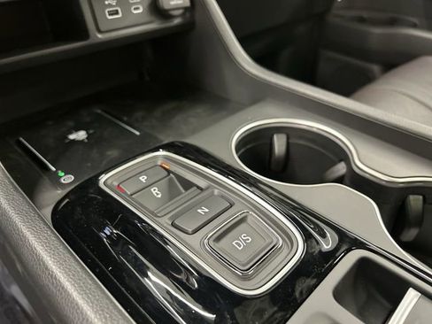 Certified 2025 Honda Pilot Black Edition image 18