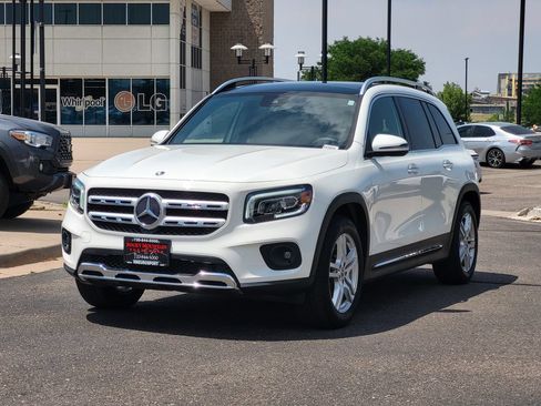 Used 2022 Mercedes-Benz GLB 250 4MATIC w/ Premium Package Lite image 8