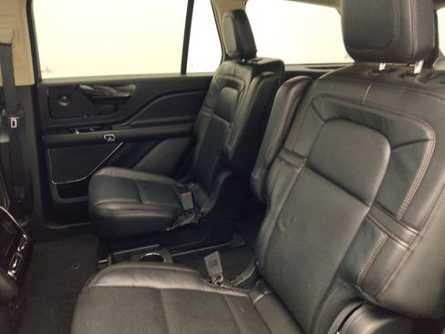 Used 2021 Lincoln Aviator Reserve RWD image 18