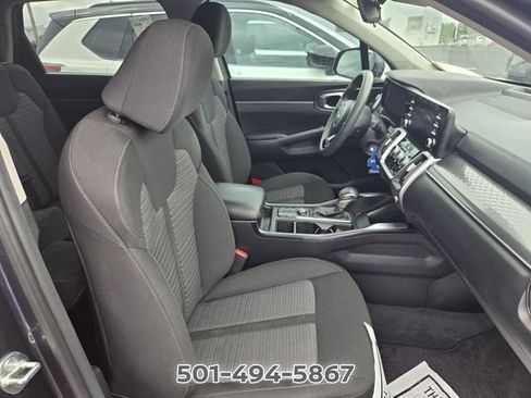Used 2023 Kia Sorento LX FWD image 11