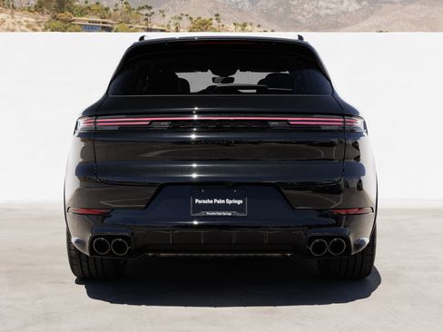 Certified 2026 Porsche Cayenne GTS AWD/4WD image 6