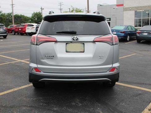 Used 2017 Toyota RAV4 XLE AWD/4WD image 6